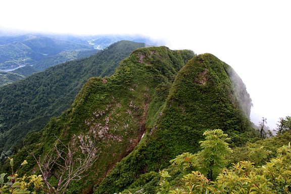 山頂より鉾ヶ峰・鑓ヶ峰