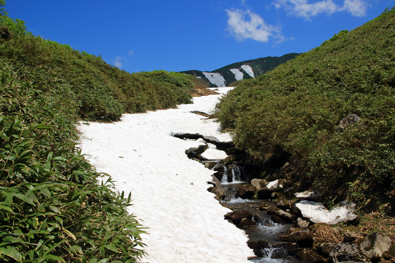 湯殿山