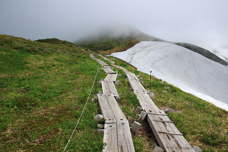 月山