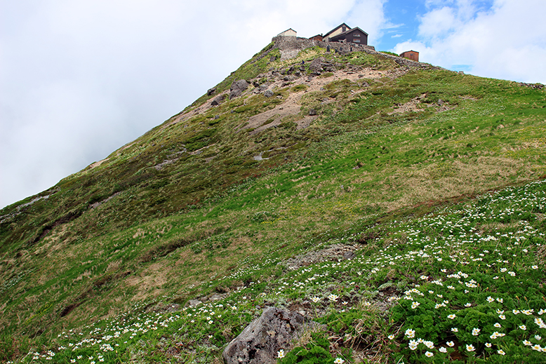 月山