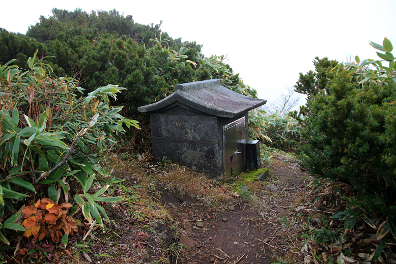翁山