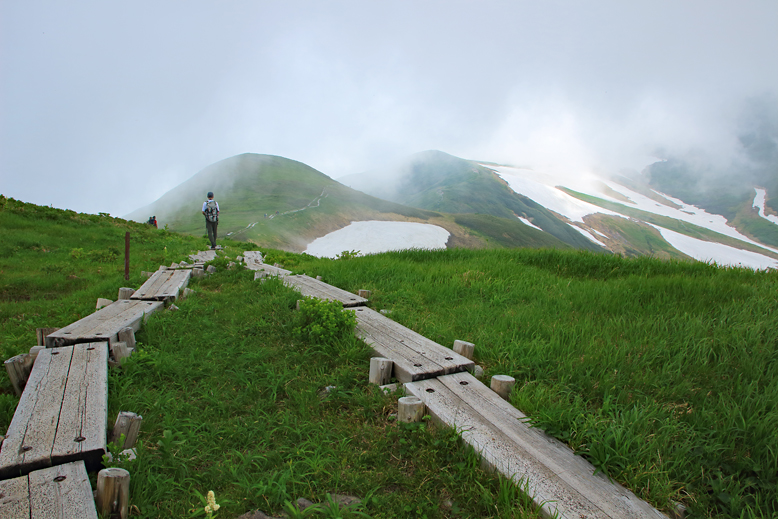 月山