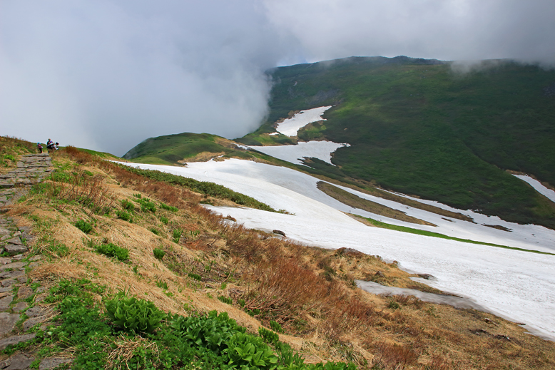 月山