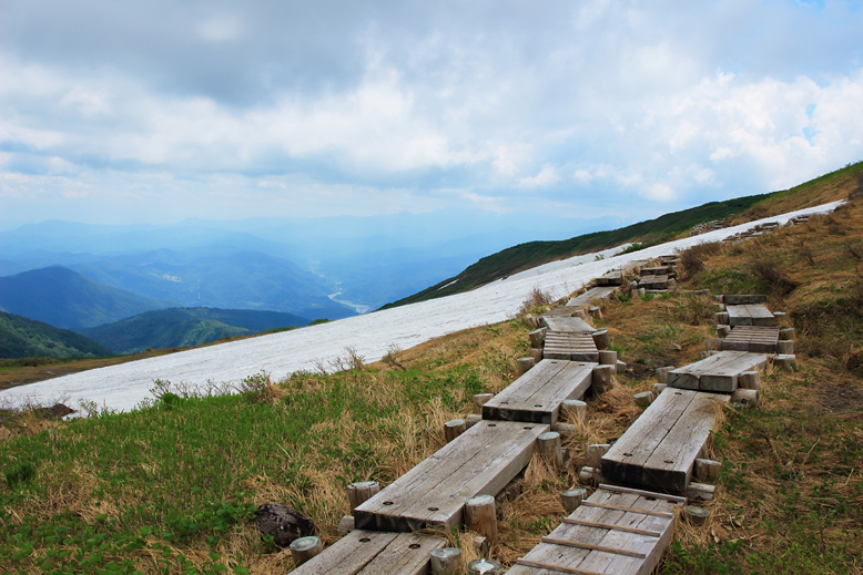 月山