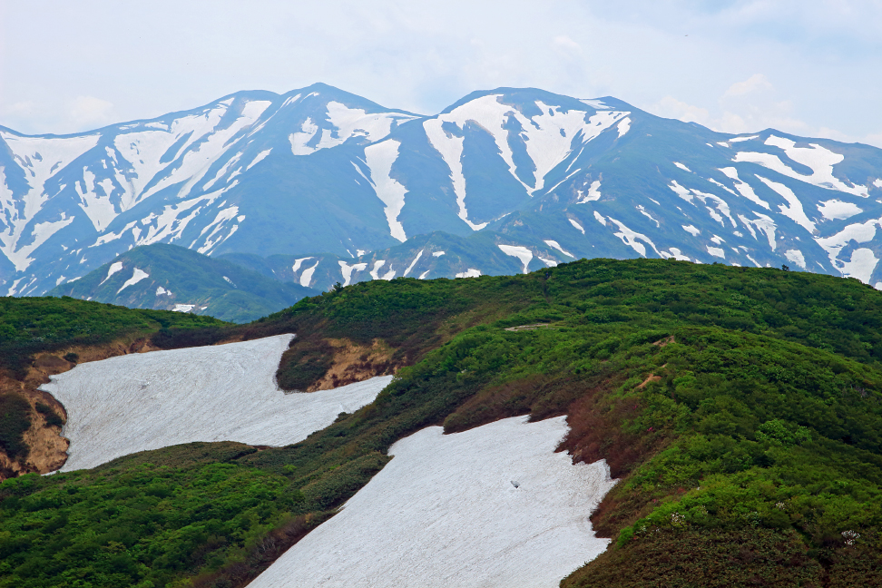 粟畑から天狗角力取山と寒江山
